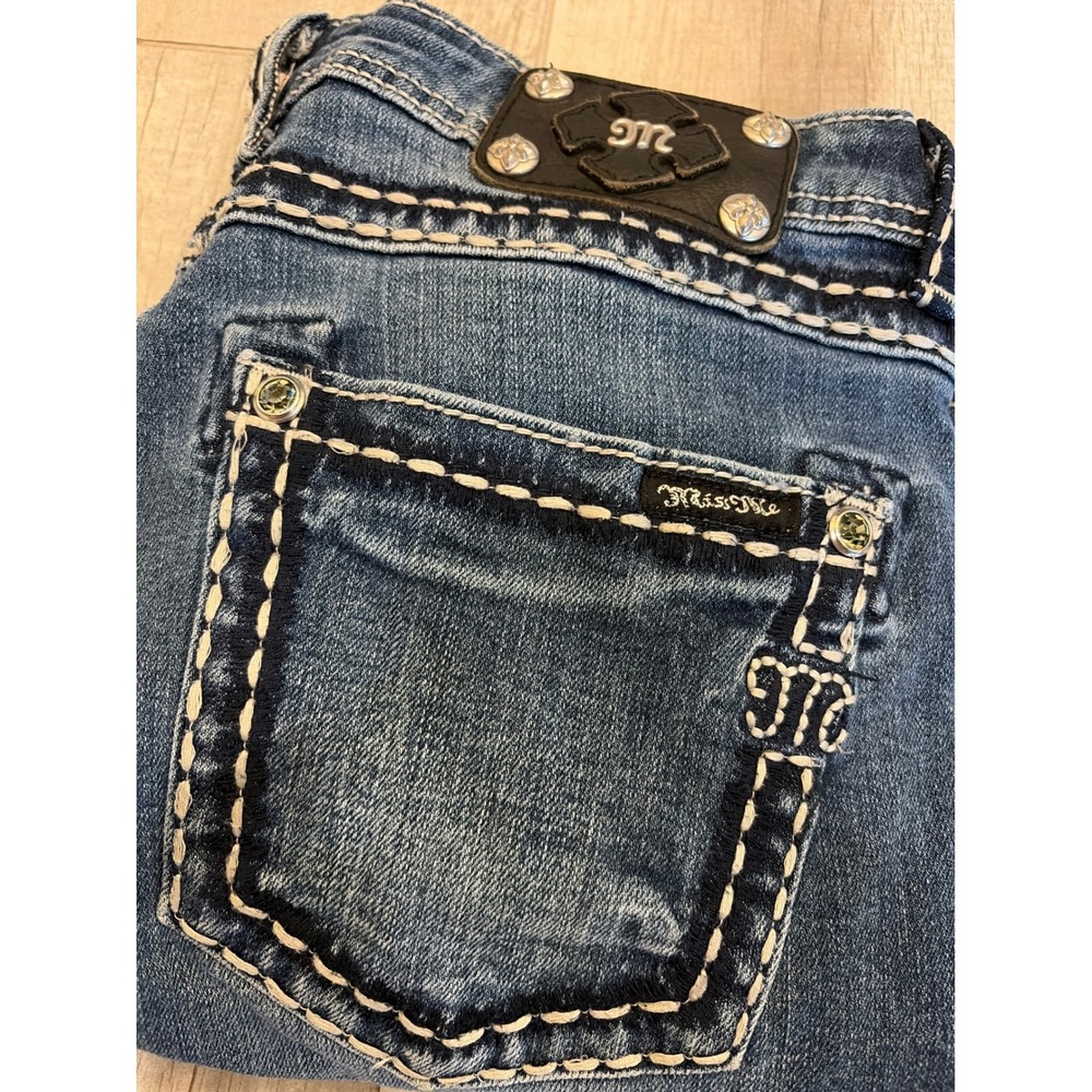 Miss Me Boyfriend Capri Jeans Medium Wash Contrast Stitch JB514P62 Size 29